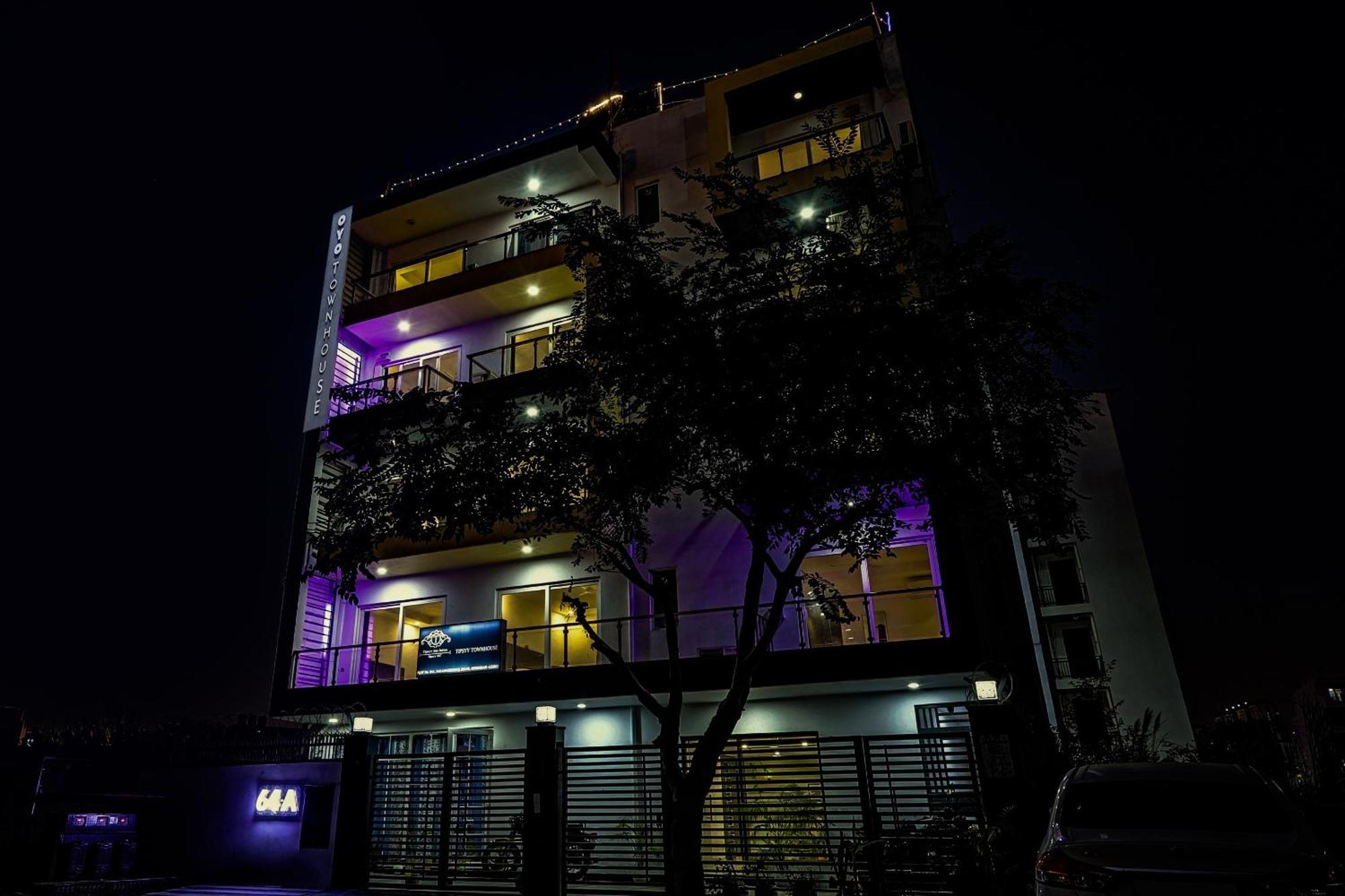 Hotel Capital O 79081 Tipsyy 007 Gurgaon Esterno foto